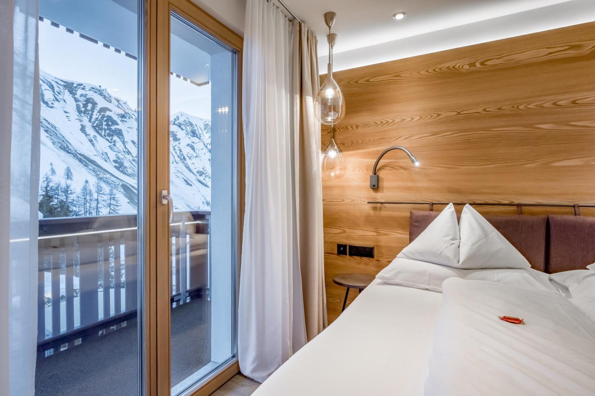 Chalet Silvretta Hotel & Spa ซัมเนาน์ ภายนอก รูปภาพ